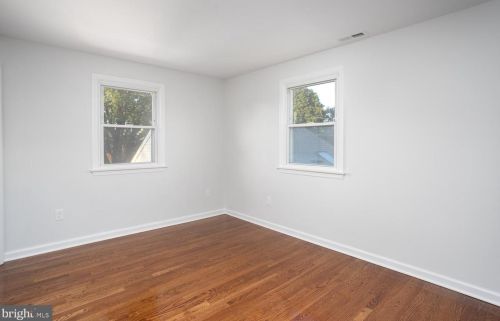 4 Locust Ave, Columbus NJ  08022-9504 exterior