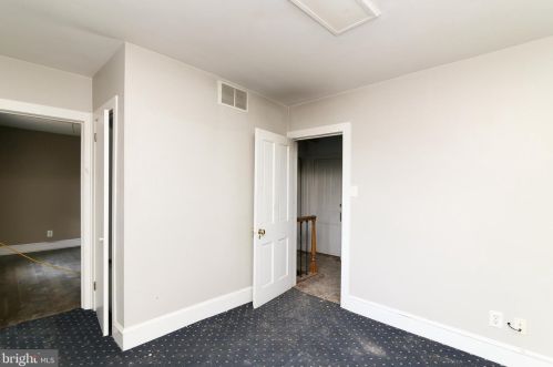 665 Broad St, West Deptford NJ 08096-1055 exterior