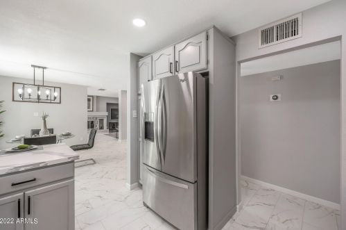 519 El Camino Dr, Phoenix AZ 85051-4627 exterior