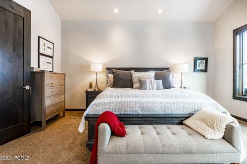 2424 Iron Mtn Dr, Park City UT 84060-6559 exterior