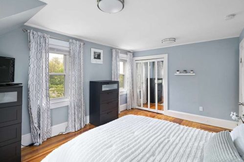 34 Thurston Rd, Newton MA 02464-1244 exterior