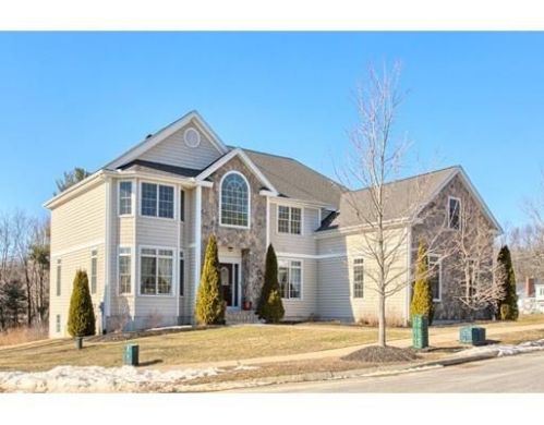 1 Pine Tree Dr, Methuen MA  01844-1268 exterior