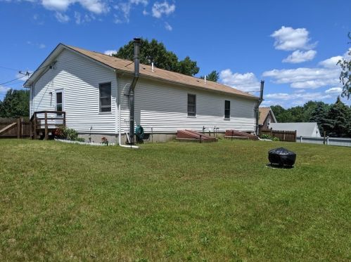 6 Briggs Ct, Taunton MA 02780-4708 exterior