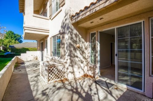 8070 Treeview Ct, Anaheim CA 92808-1553 exterior