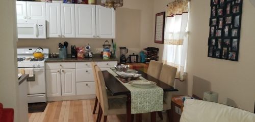 327 Regency Park Dr, Agawam, MA 01001-2274