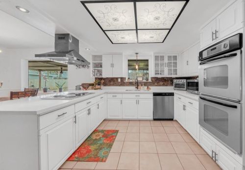 2208 Belmont Dr, Richmond TX 77469-5502 exterior