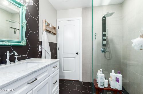 4231 Catalina Dr, Phoenix AZ 85031-3726 exterior