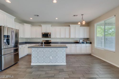 2126 Aire Libre Ave, Phoenix AZ 85022 exterior