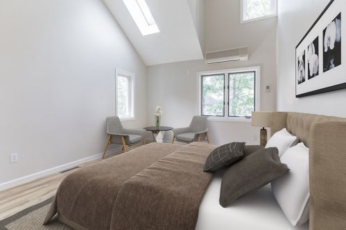 412 Parker St, Newton, MA 02459-2675