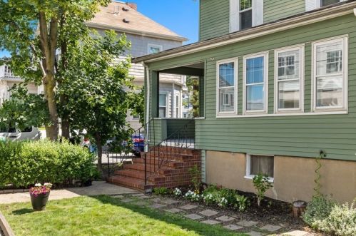 529 Pleasant St, Winthrop MA  02152-2756 exterior