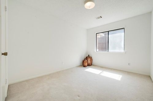 418 Country Vw Ln, Garland TX 75043-5608 exterior