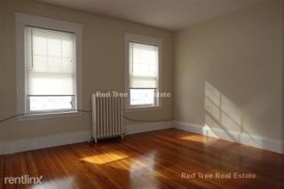 32 Maple Ave, Newton MA  02458-1904 exterior