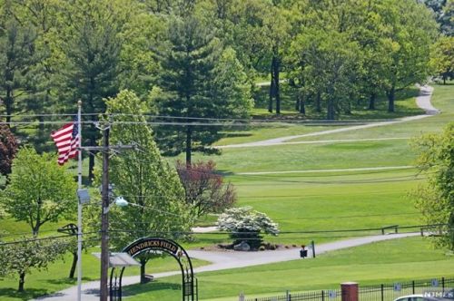 304 Freedom Ln, Belleville NJ 07109-5336 exterior