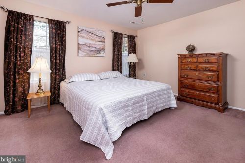 96 Lakebridge Dr, West Deptford NJ 08096-6717 exterior