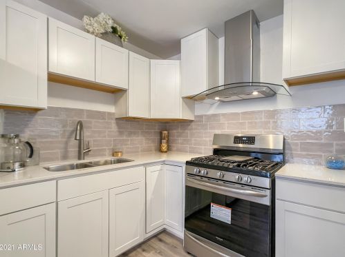 2725 Alice Ave, Phoenix AZ 85021-4112 exterior