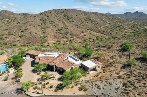 33807 4 Dr, Phoenix AZ 85045-0464 exterior