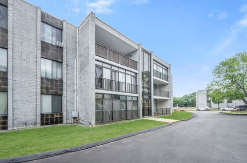 27 Skyline Dr, Braintree MA  02184-1115 exterior