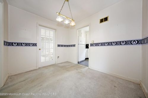 65 Little Silver Pkwy, Little Silver NJ 07739-1118 exterior