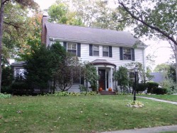 135 Ridge Ave, Newton, MA 02459-2506