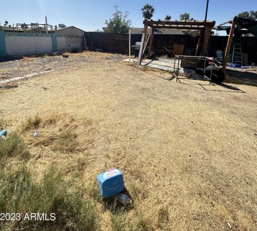 2214 73rd Dr, Phoenix AZ  85035-3211 exterior