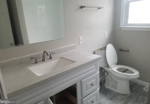 828 Sunrise Ave, West Deptford NJ 08096-4773 exterior