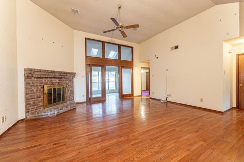 4829 Crestpoint Ln, Garland TX exterior