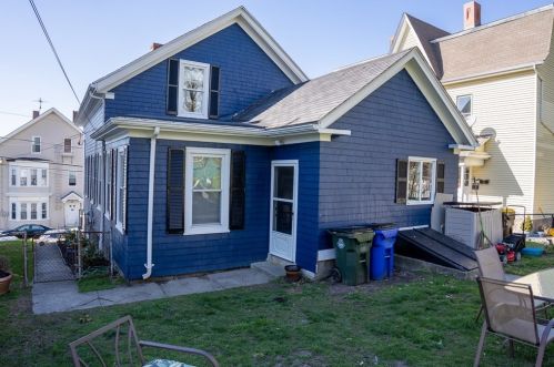 195 Barnaby St, Fall River MA 02720-3507 exterior