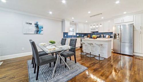 21 Beacon Pl, Chelsea MA  02150-1705 exterior