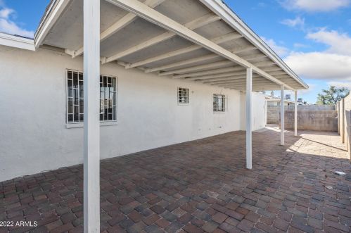 2502 58 Ln, Phoenix AZ 85035-1733 exterior