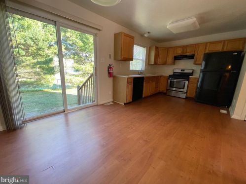 8 Coachlight Dr, Erial NJ 08081-5609 exterior