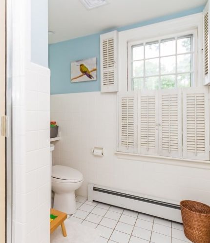 146 Arnold Rd, Newton MA 02459-3046 exterior