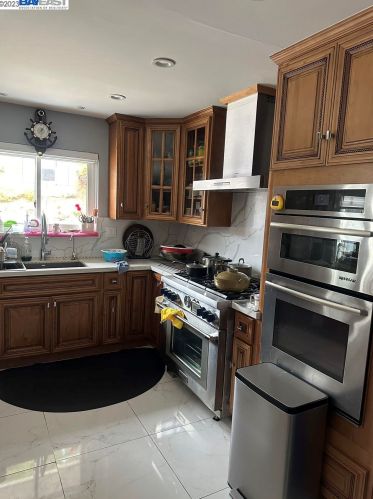 1546 Scenicview Dr, San Leandro CA  94577-5331 exterior