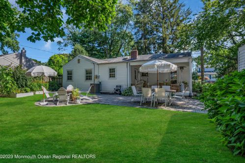 410 Belmont Ave, Tinton Falls NJ 07712-4706 exterior