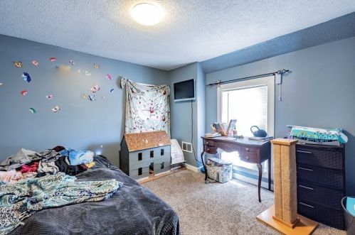 89 Mechanic St, Montgomery MA 01085-3073 exterior