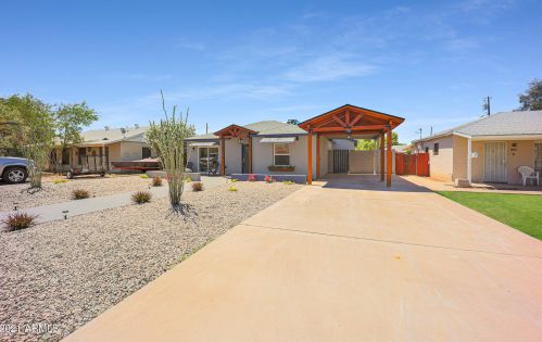 1359 Clarendon Ave, Phoenix AZ  85013-3330 exterior