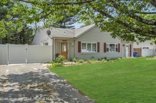 2537 Lexington Ct, Jackson Twp NJ 08527-5033 exterior