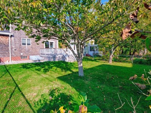 879 Pearce St, Fall River MA 02720-5926 exterior