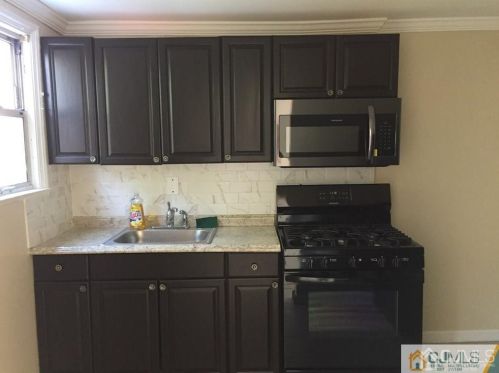 20 Pulaski Ave, Carteret NJ  07008-2510 exterior