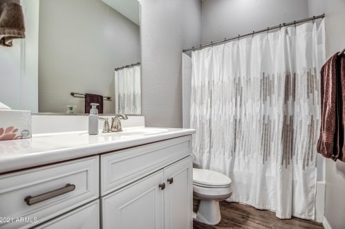 7911 30th Way, Phoenix AZ 85016-8927 exterior