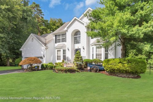 8 Bailey Ct, Jackson Twp NJ  08527-4459 exterior