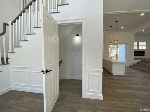 73 Merritt Ave, Cresskill NJ  07626-2419 exterior