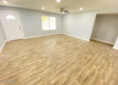 7015 Camelback Rd, Phoenix AZ  85033-1535 exterior