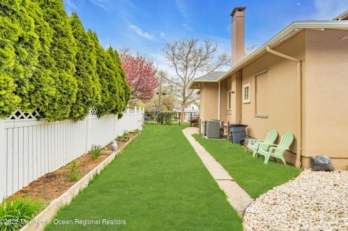 1326 Locust Dr, Tinton Falls NJ 07712-4911 exterior