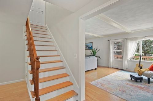 500 Lake Ave, Worcester, MA 01604-1363