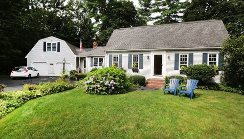 30 Laurie Cir, East Bridgewater, MA 02324-3538