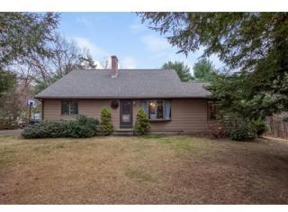 642 County Rd, Holyoke, MA 01040-9694