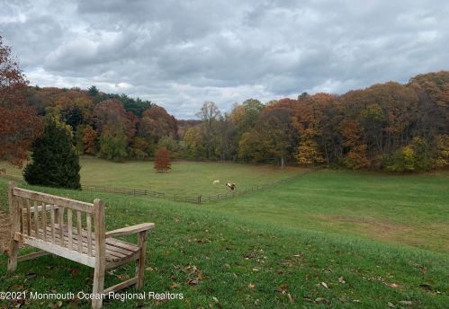 40 Independence Rd, Tinton Falls NJ  07701-6020 exterior