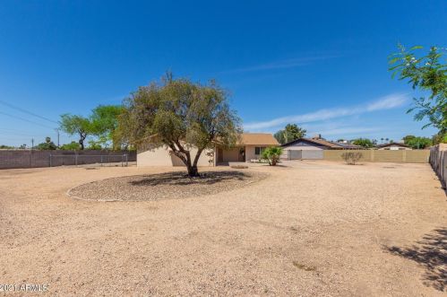 9801 37 Dr, Phoenix AZ 85053-2806 exterior