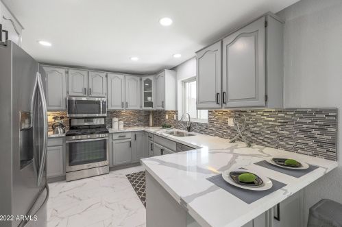 519 El Camino Dr, Phoenix AZ 85051-4627 exterior