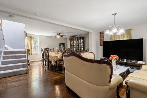 859 Pleasant St, Canton MA 02021-3317 exterior